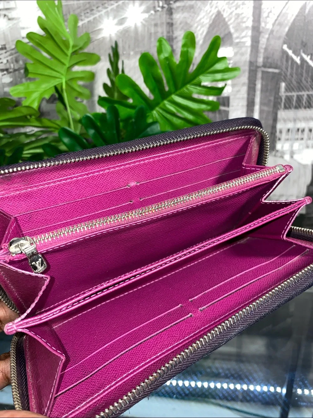Authentic Rare Louis Vuitton Epi Zippy Wallet